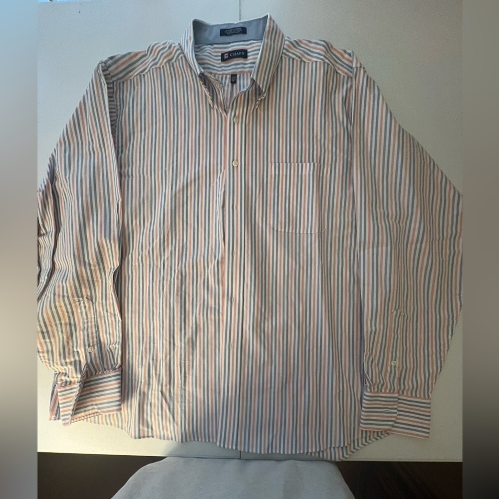 CHAPS CLASSIC FIT OXFORD SHIRT SIZE XXL 
BLUE/ SALMON COLORED STRIPES. BRAND NEW